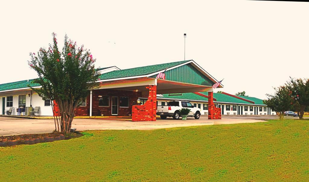 Lake Eufaula Inn & Suites Checotah Exterior photo