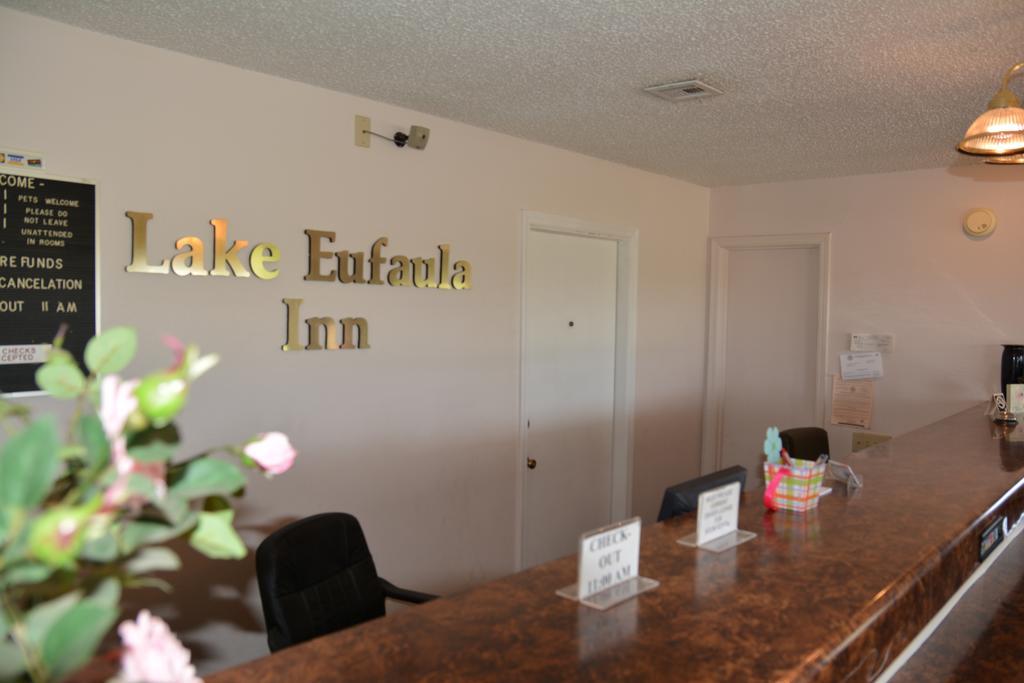 Lake Eufaula Inn & Suites Checotah Exterior photo
